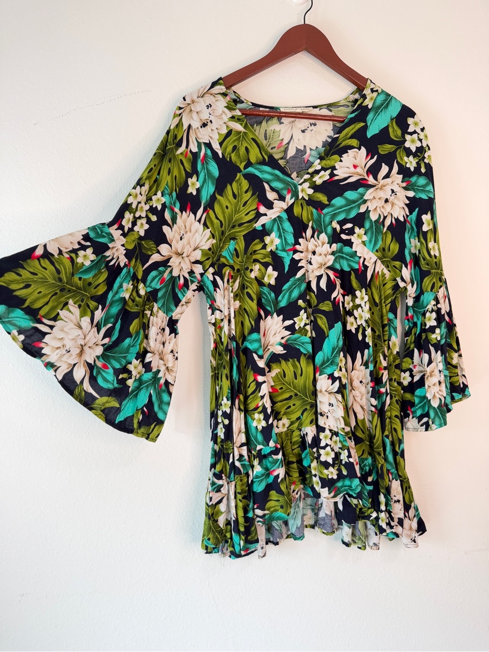 Label of Love Boho Floral Bell Sleeve Mini Dress Tunic Top Vneck Tropical Medium